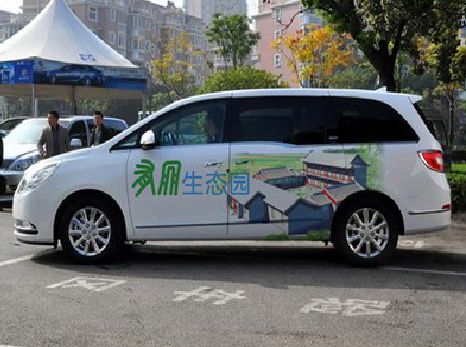 德格户外车贴喷绘如何保持效果?